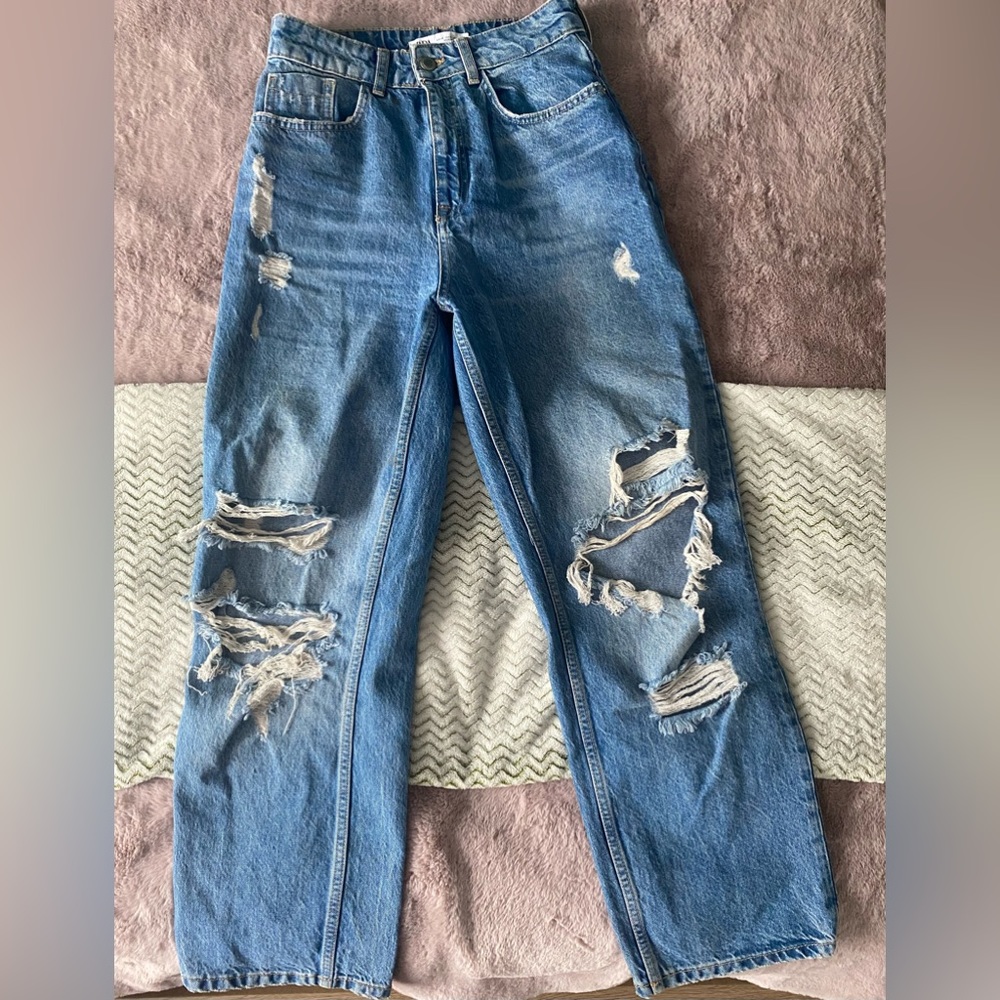 ZARA Straight ripped jeans